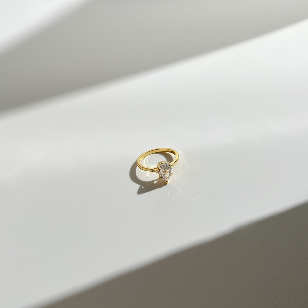 1.5ct 18k Gold-Plated Yellow ‘Myra’ Pear Cut Solitaire Ring